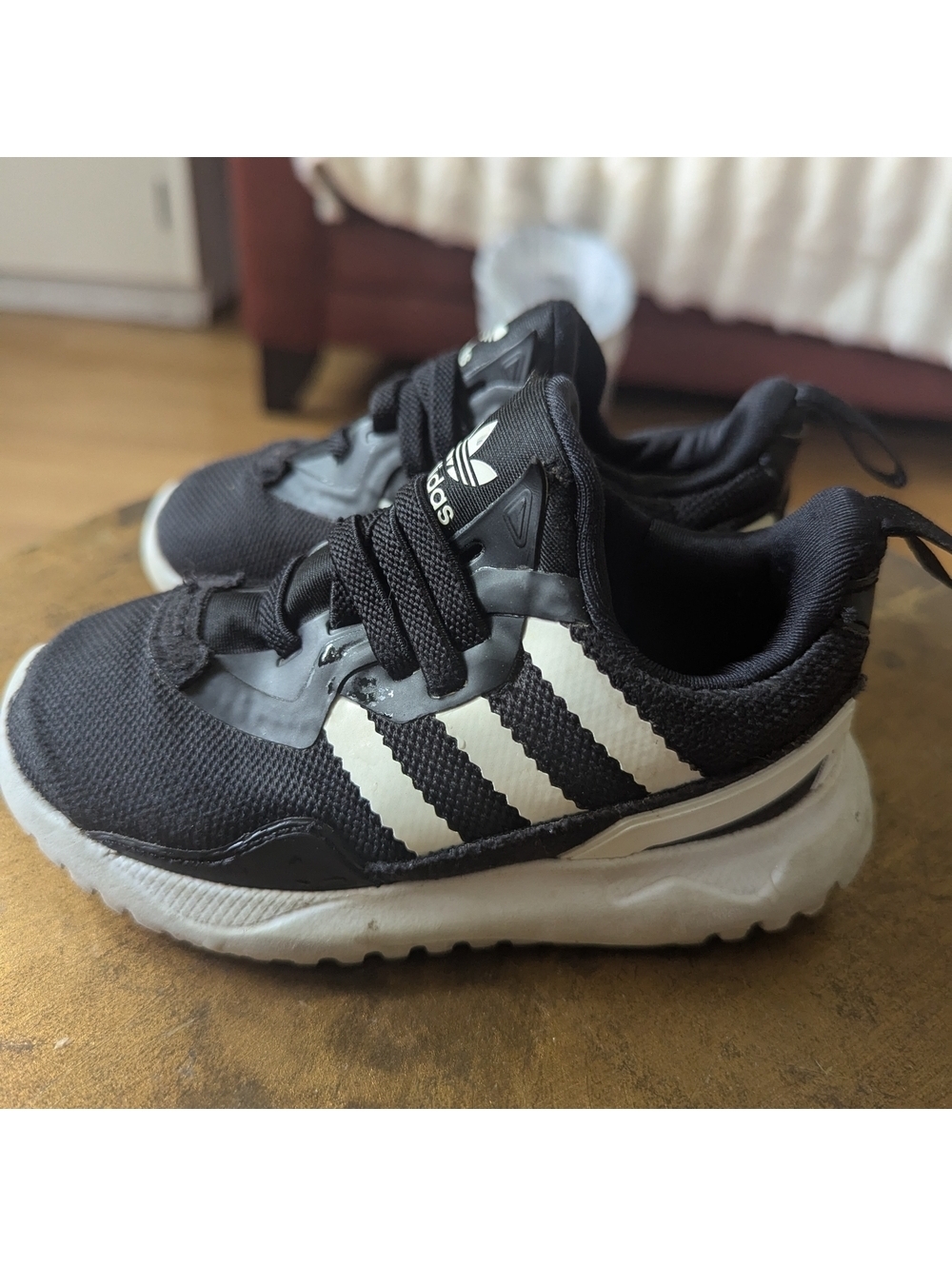 Adidas Toddler 7 Black and White Sneakers with Signature Stripes EUC Fast Ship